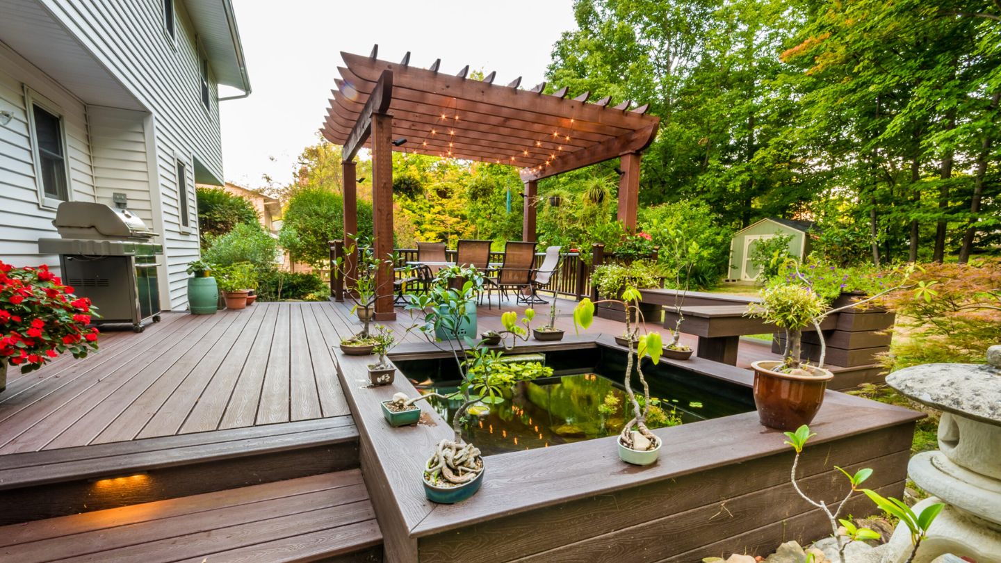 Beautiful Backyard Deck With Pergola 