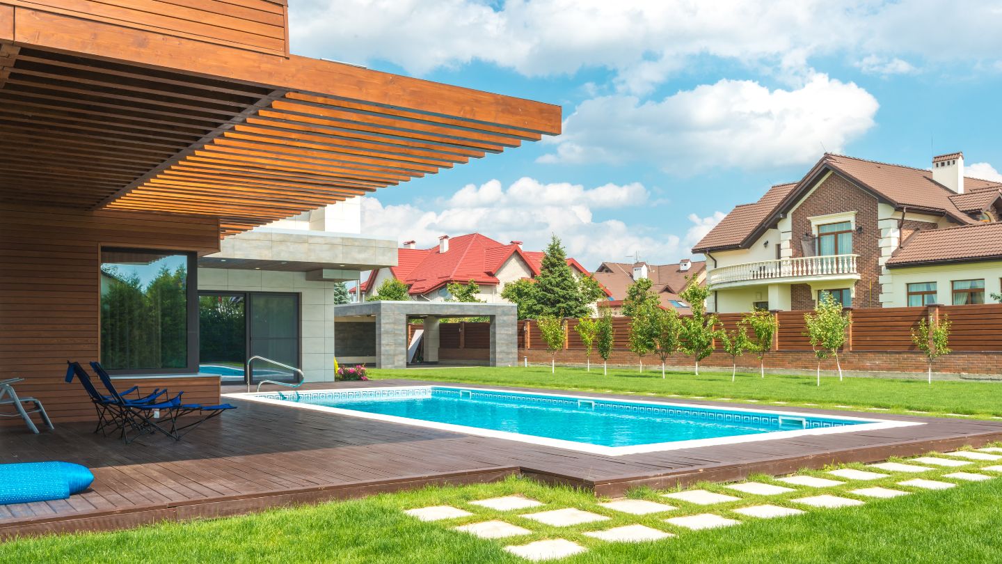 Benefits of Choosing Trex Decking for Your Pool Area