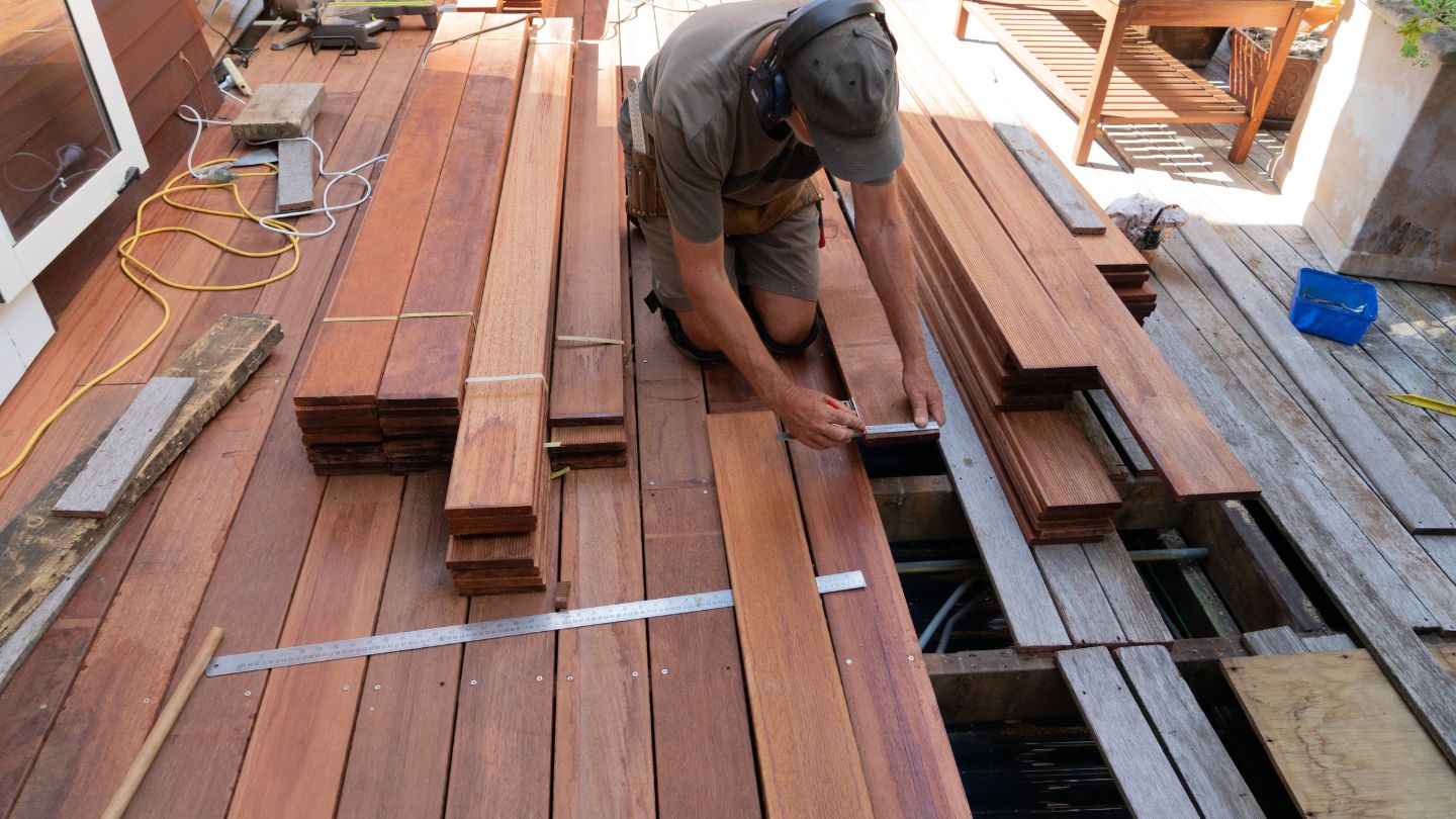 Working with an Experienced Deck Builder