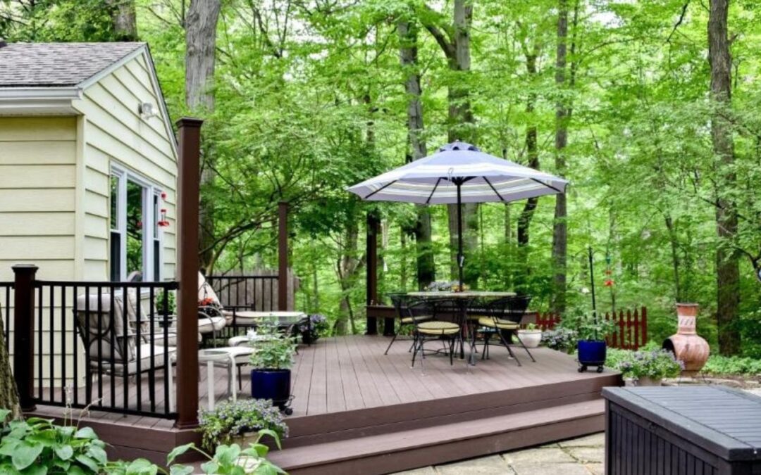 Custom Decks That Blend Indoor and Outdoor Living Seamlessly