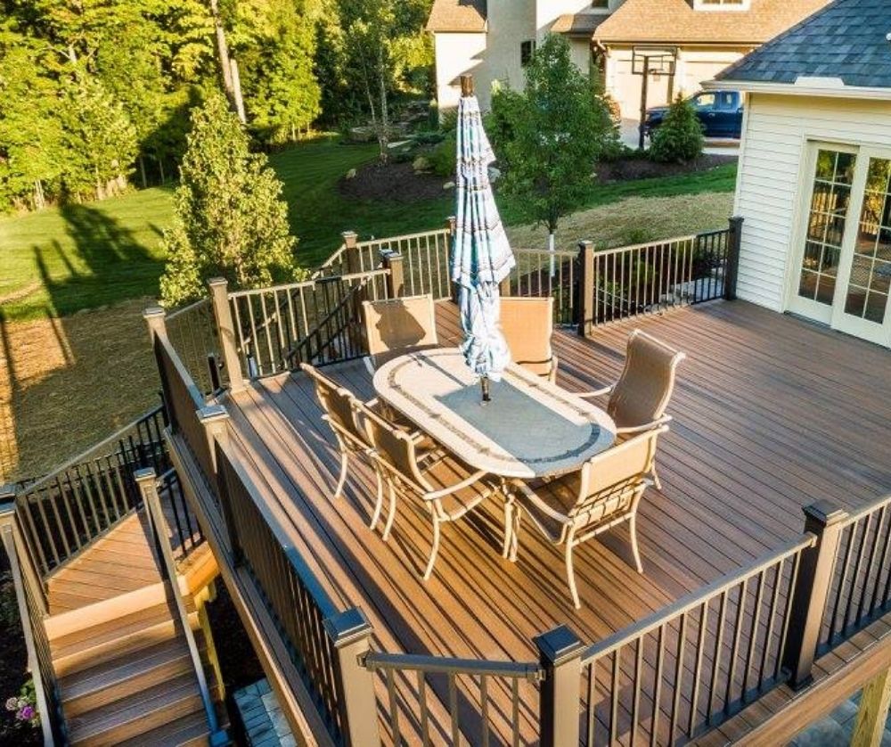 Composite Decking With Outdoor Dining Area And Railings