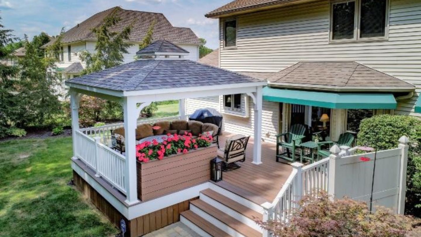 Custom Deck Design Ideas To Maximize Your Outdoor Space