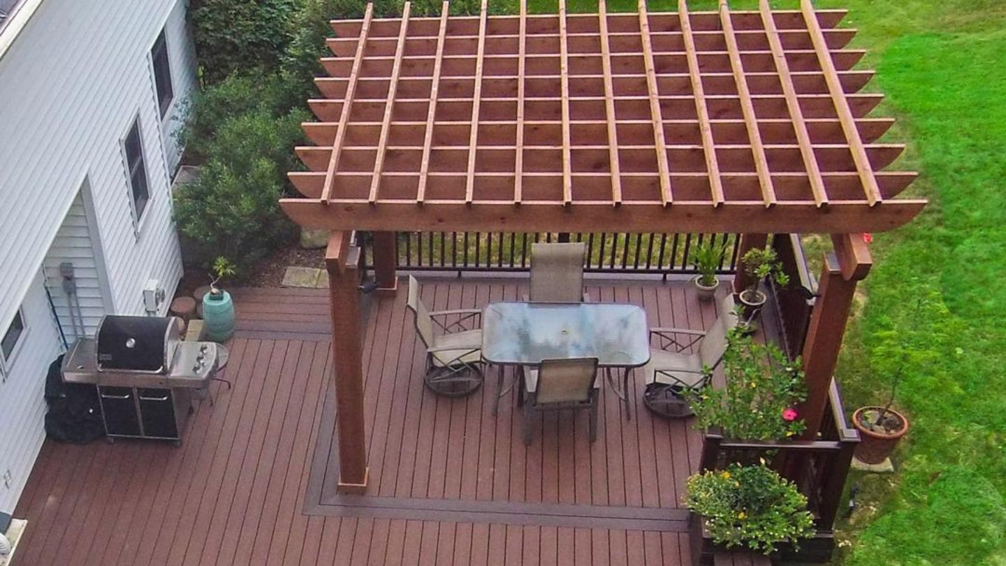What to Consider When Choosing a Pergola Design for Your Deck