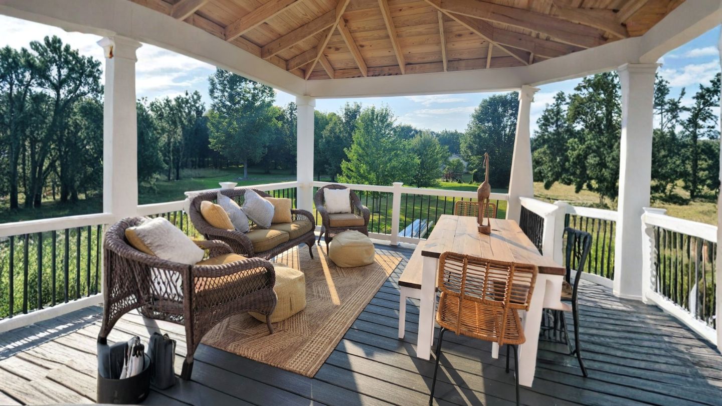 Working With a Professional to Select the Perfect Pergola Size